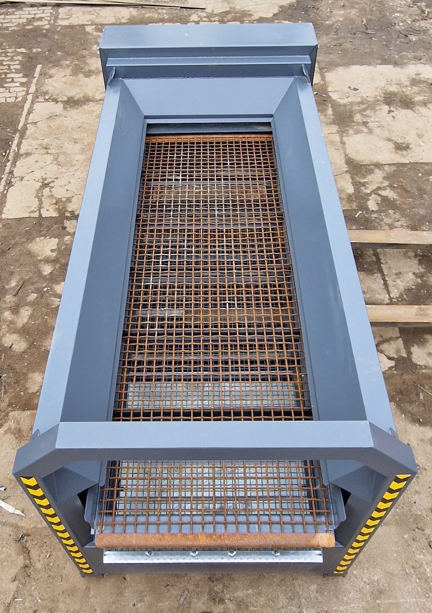 DG MACHINES producent przesiewaczy. TREX300S sieje mokry towar, ziemia
