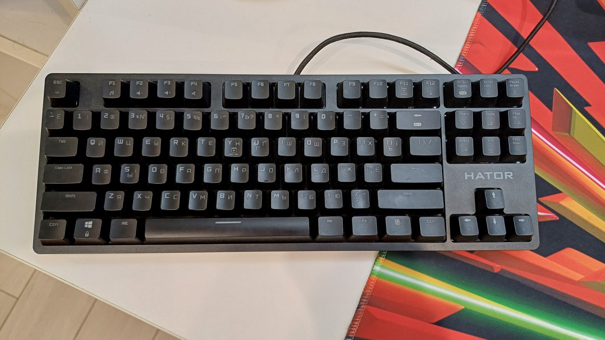 СРОЧНО ПРОДАМ!!! Клавиатуру Hator Rockfall Evo Tkl