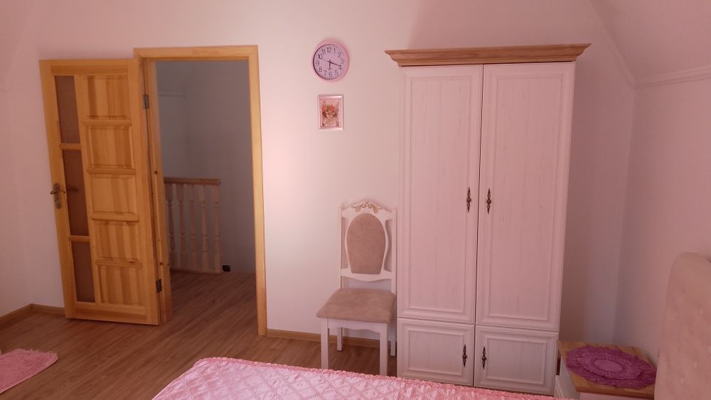 Здається подобово будинок в Шаян