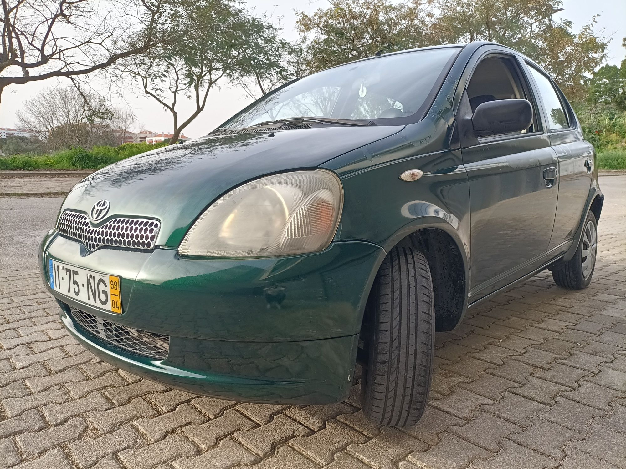 Toyota Yaris ótimo estado