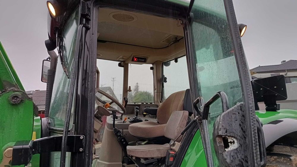 Ciągnik John Deere 6130 z ładowaczem John Deere