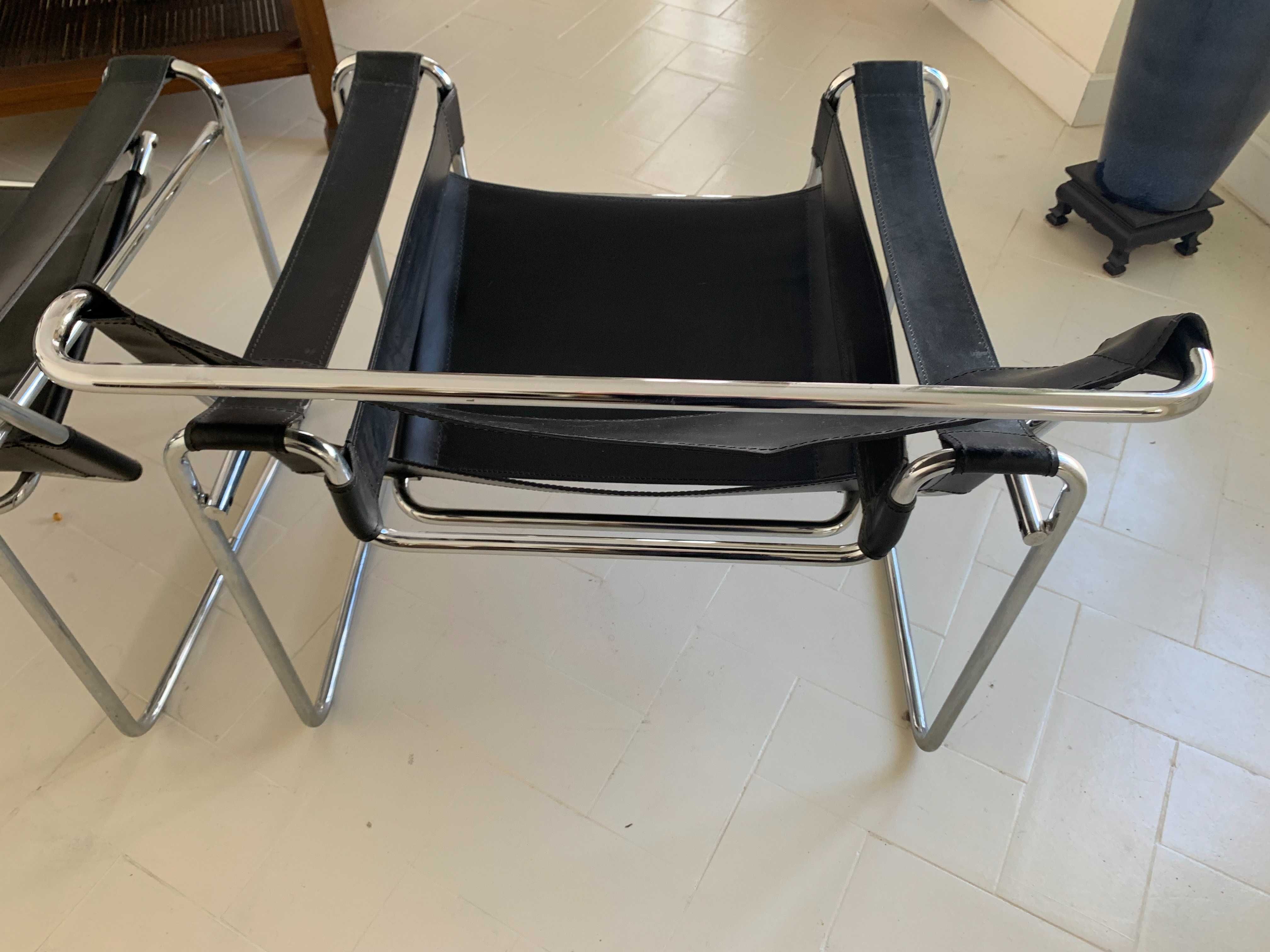 2 Cadeiroes design Wassily de Marcel Breuer