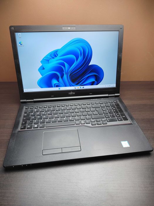 LAPTOP | Fujitsu LifeBook | 15,6" FHD | i5-8250U | 16GB RAM | 256SSD