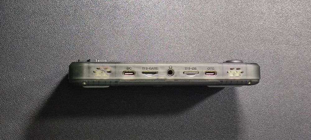 Consola Portátil - R36H • 128GB • 21000 Jogos (NOVAS)
