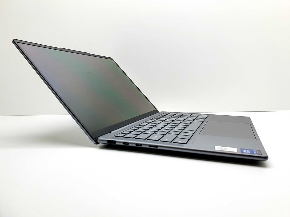Laptop Lenovo Yoga Slim 7 14ILL10 U5 226V 16GB  / 512GB 14" OLED