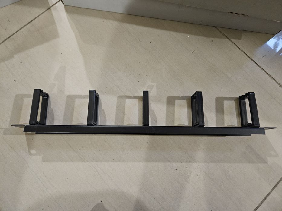 Zestaw do zarządzania, układania okablowania w szafie RACK 1U