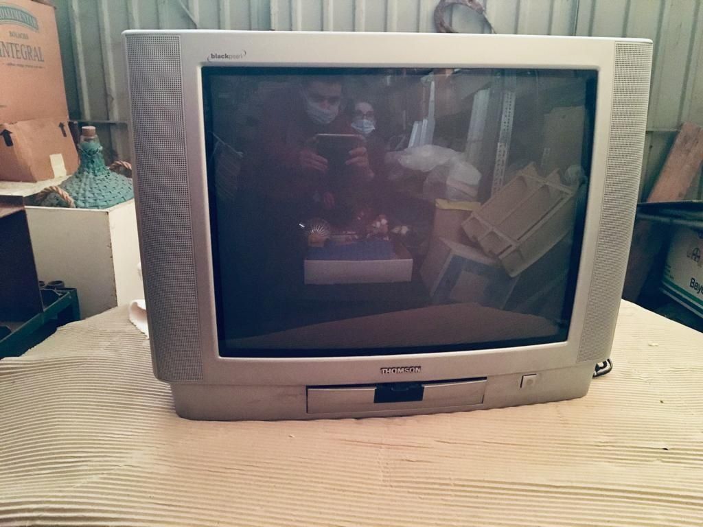 Televisão TV CRT Thompson 28'' com AV e SCART