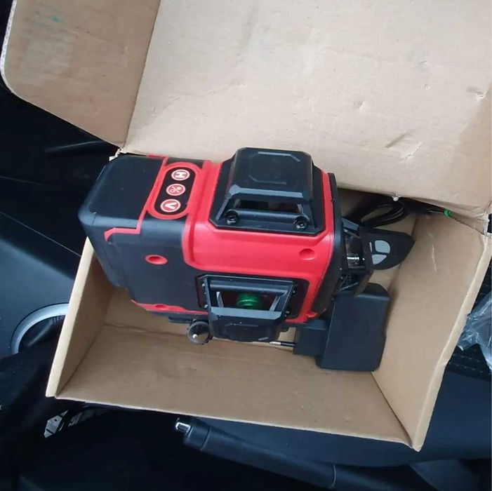 Лазерный уровень Milwaukee 4D - Оригинальный точный измеритель (16 li)
