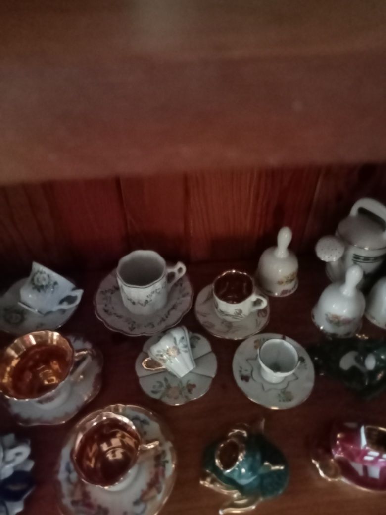 Chávenas de colecção ( miniaturas)