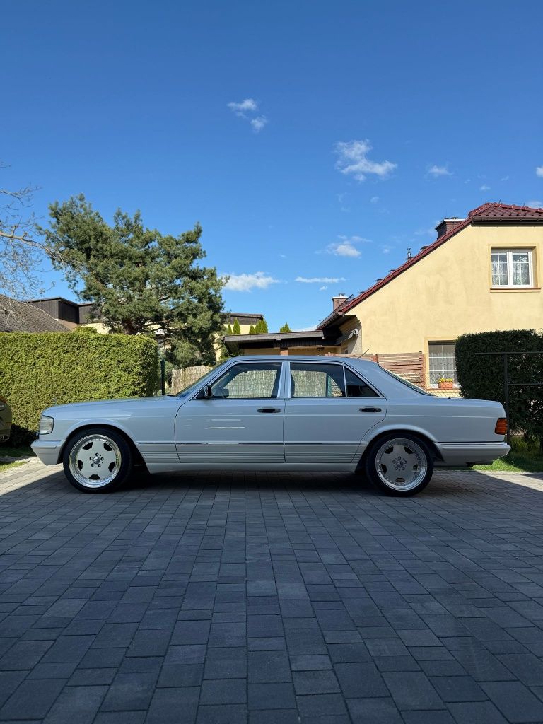 Mercedes w126 biała perła samochód do ślubu auto do ślubu luksus v8