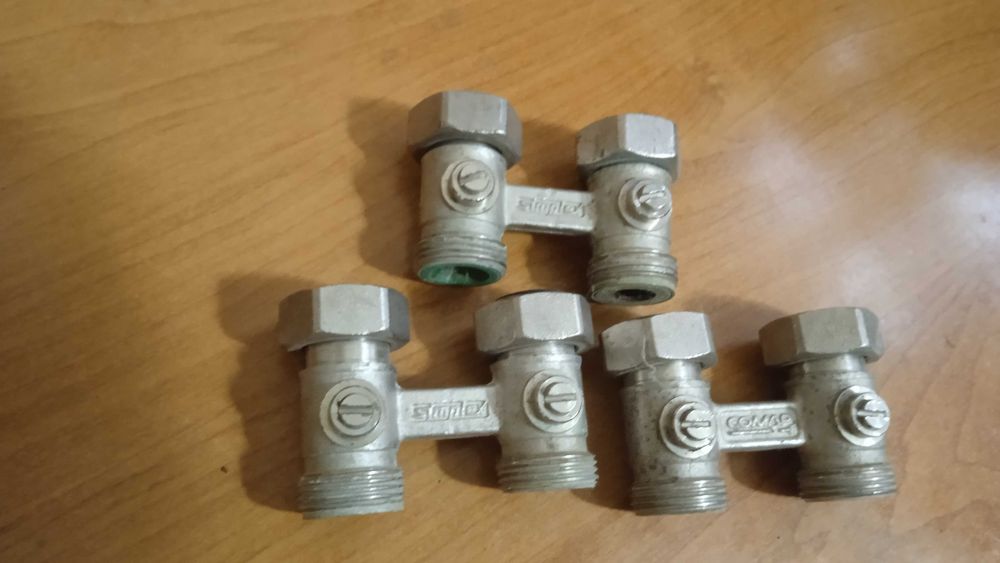 Узел нижнего подключения радиатора (бинокль) Simplex