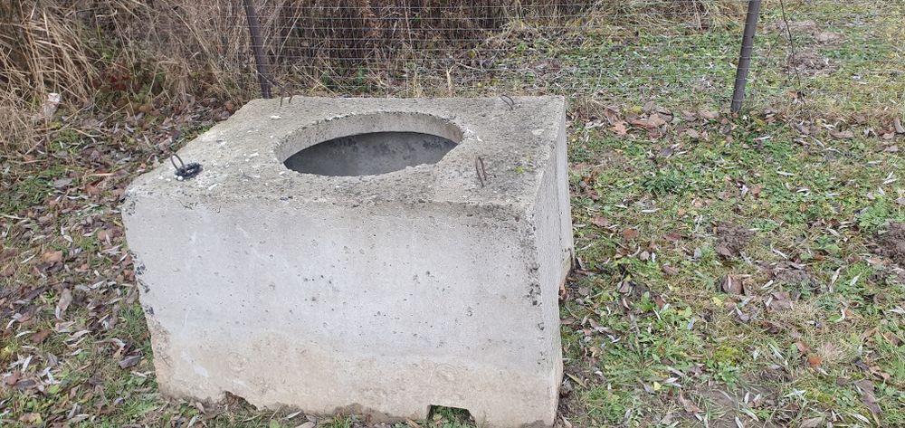 Колодязь залізобетонний