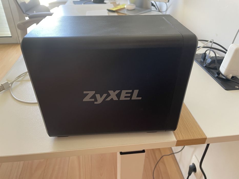 NAS Zyxel NSA325 v2