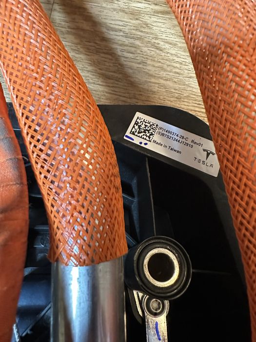 Порт зарядки CCS2 з проводкою + ретрофіт Tesla Model 3/Y