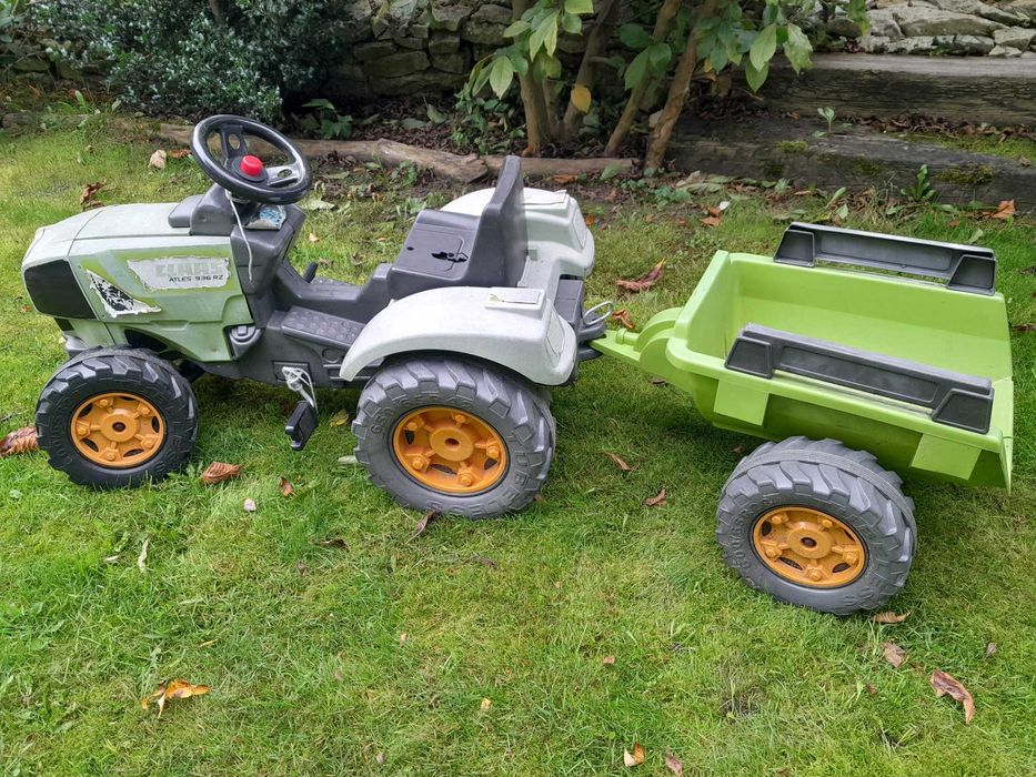 Duży traktor na pedały CLAAS dla dziecka plus przyczepka i beczkowóz