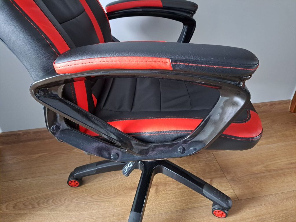 Fotel gamingowy PRO-GAMER
