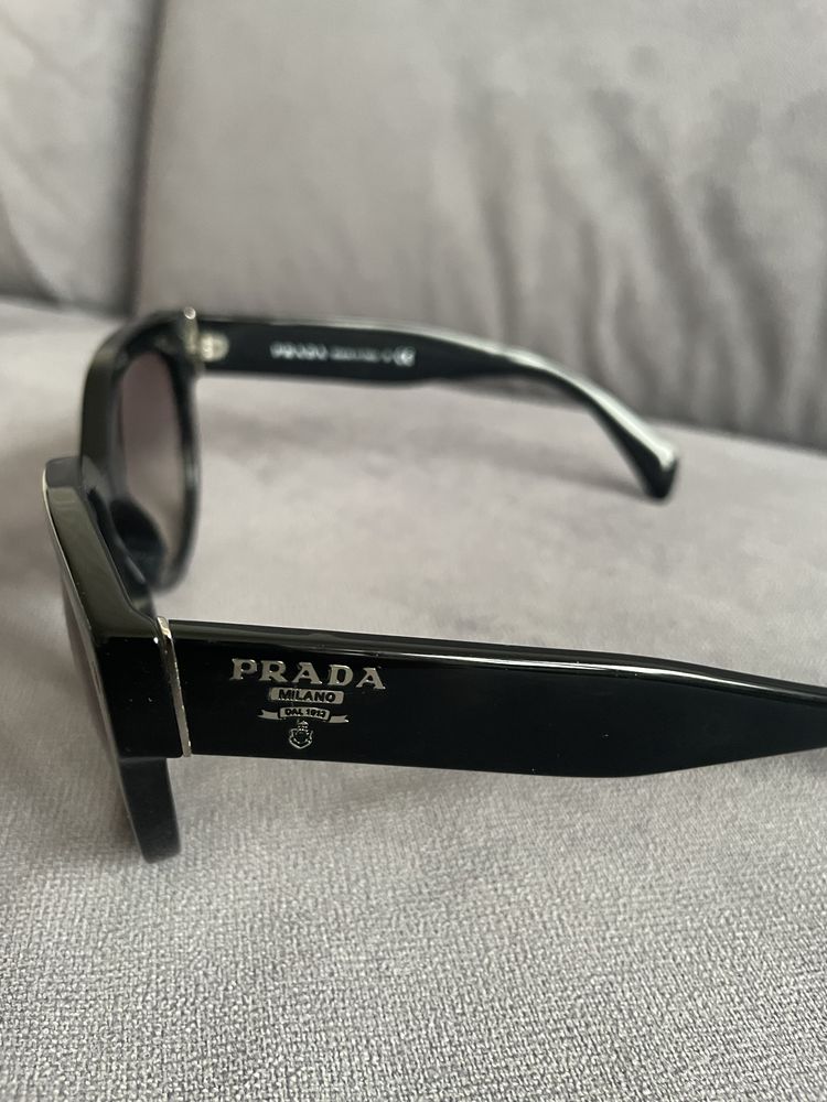 Okulary przeciwsłoneczne Prada Black SPR 17O Gradient Oval Sunglasses