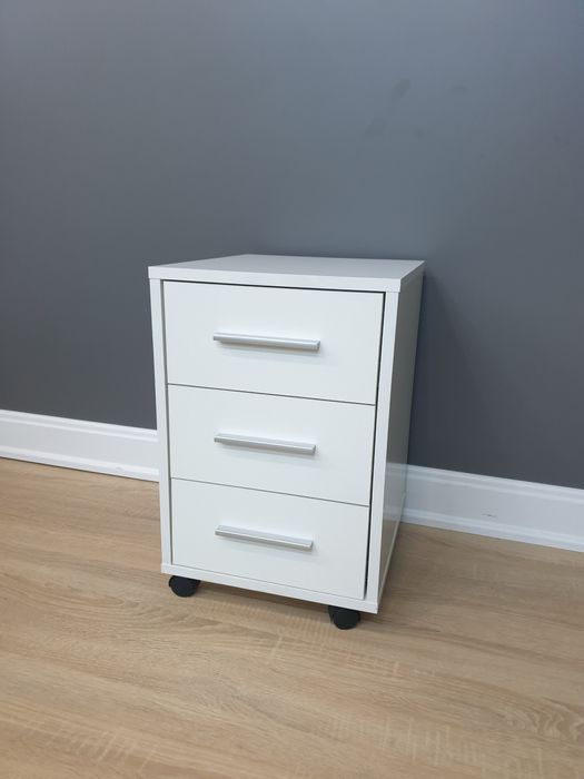 Комод на три шухляди . Офісні меблі . Тумба з шухлядами для речей