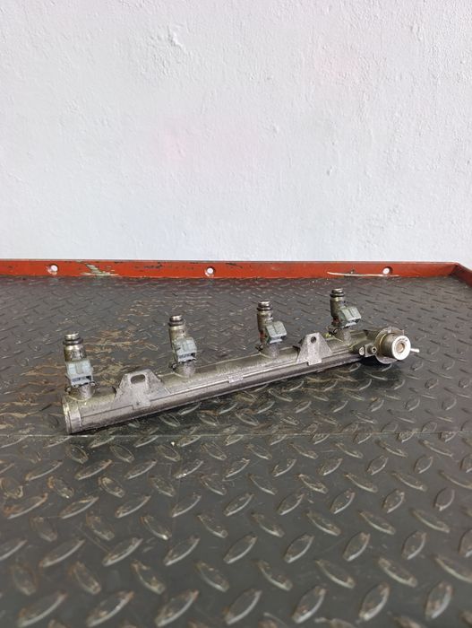 Régua/ Rampa de injeção para Volkswagen Golf IV 036 133 319