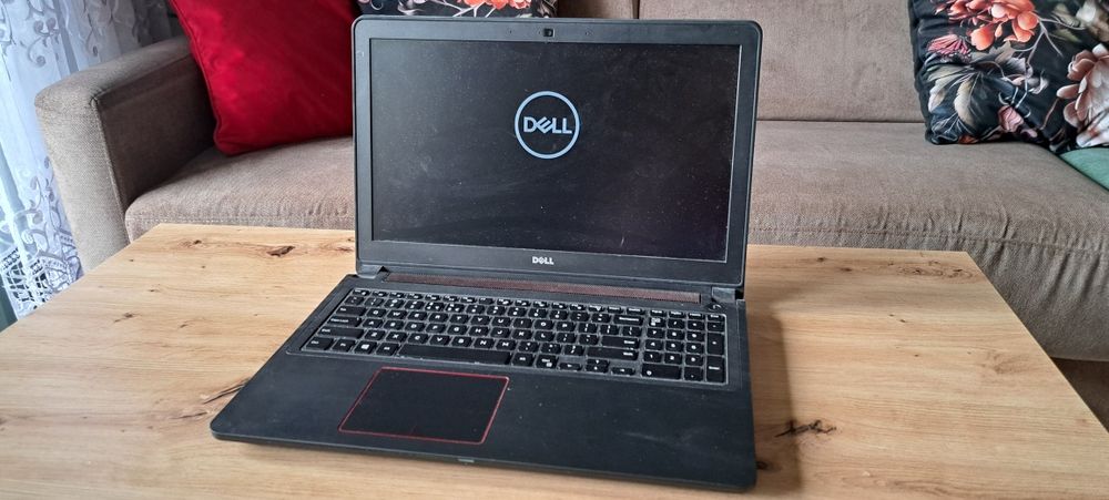 Dell Inspiron 5577 i5-7300HQ/8G/256/Win10 GTX1050