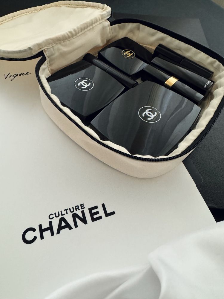 Chanel косметичка