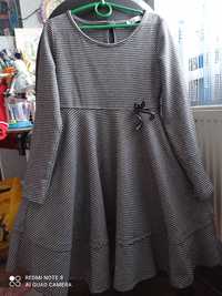 Сукня  якісна, дуже гарна 140 ріст(платье)