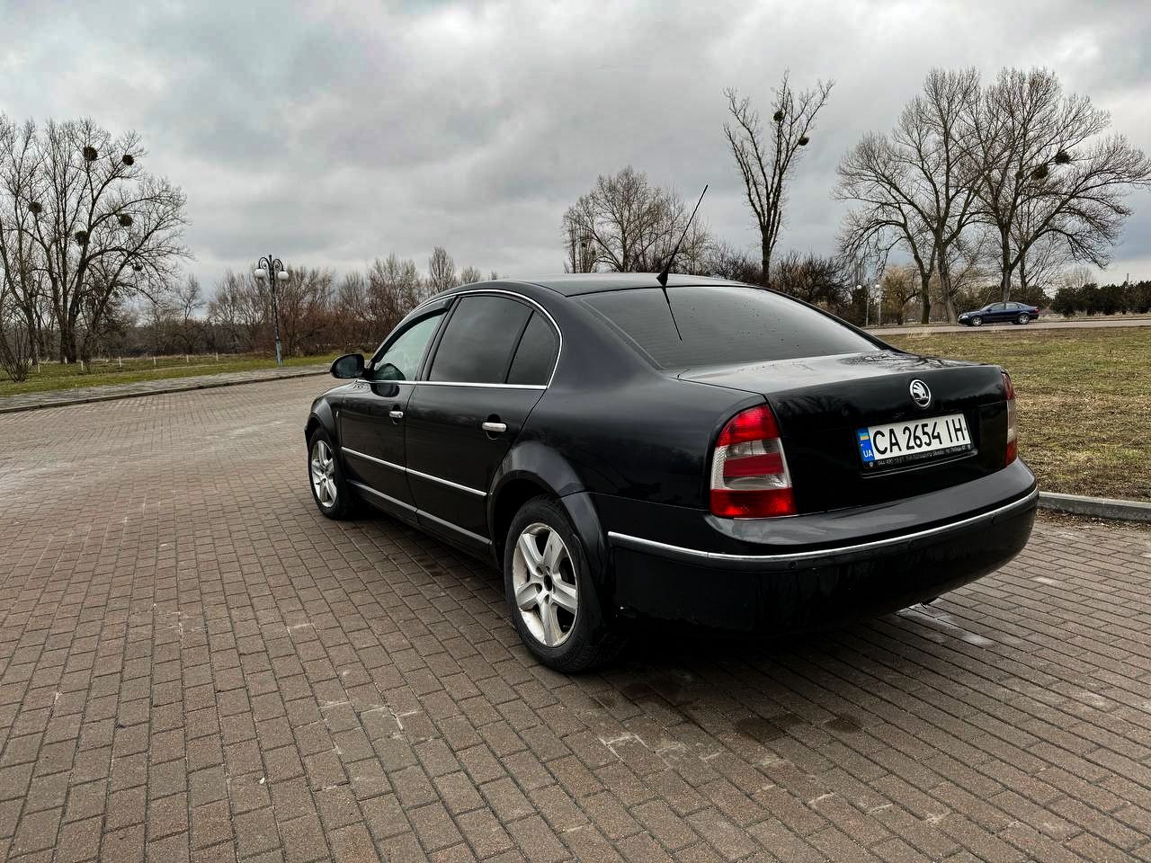 Škoda Superb 2.8