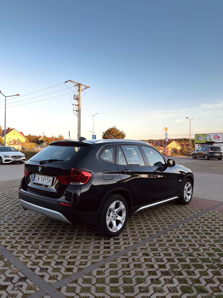 BMW X1 2012 automat naped 4x4 panoramiczny dach czarny