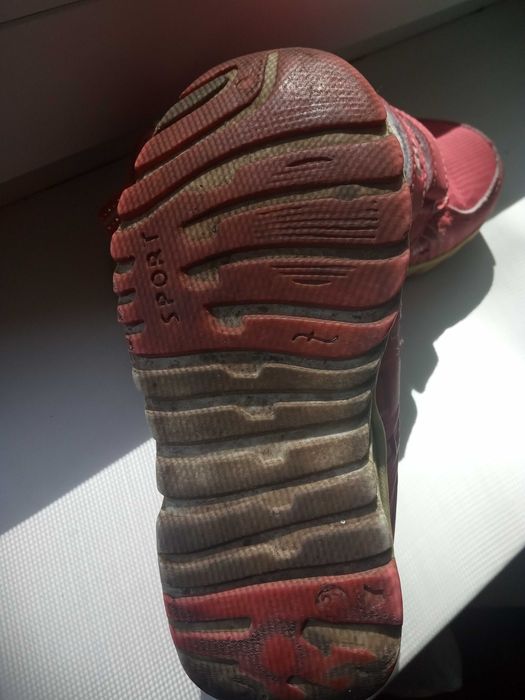 Кроссовки для девочки,размер-27.