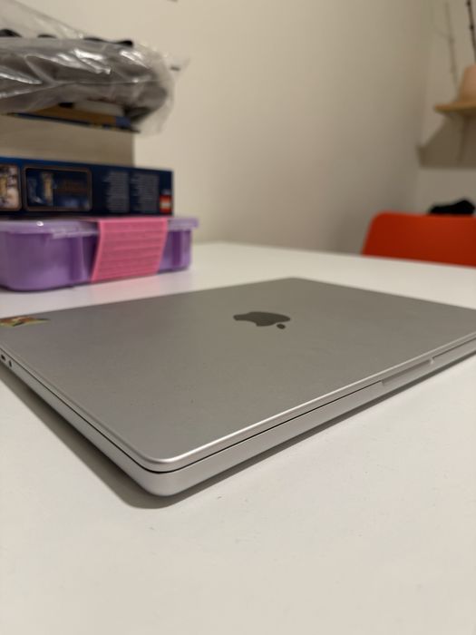 MacBook PRO 14’ 2021 16GB RAM 512 SSD