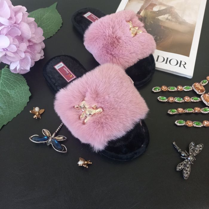 Тапочки жіночі .хутряні капці