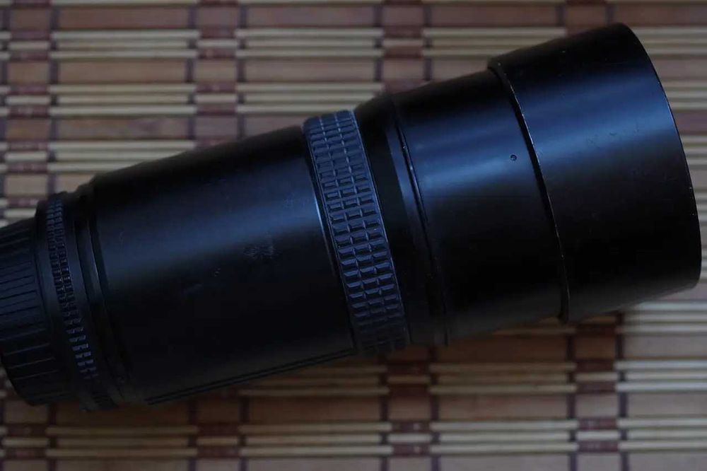 Объектив Nikon 180mm 1:2.8 ED AF Nikkor (IF MKII)  с крышками