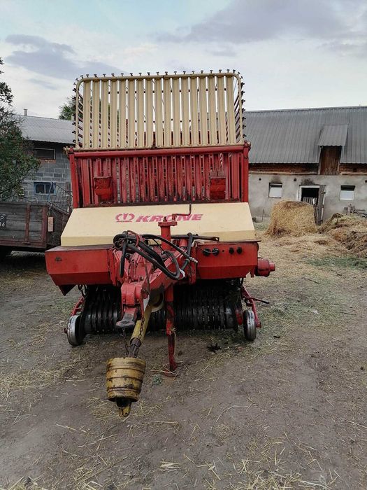 Przyczepa samozbierająca Krone turbo 5000 (deutz fahr. Mengel)