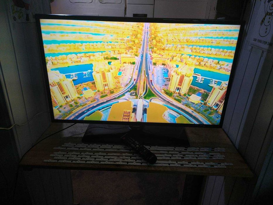 Продам телевізор Samsung UE39F5300AK