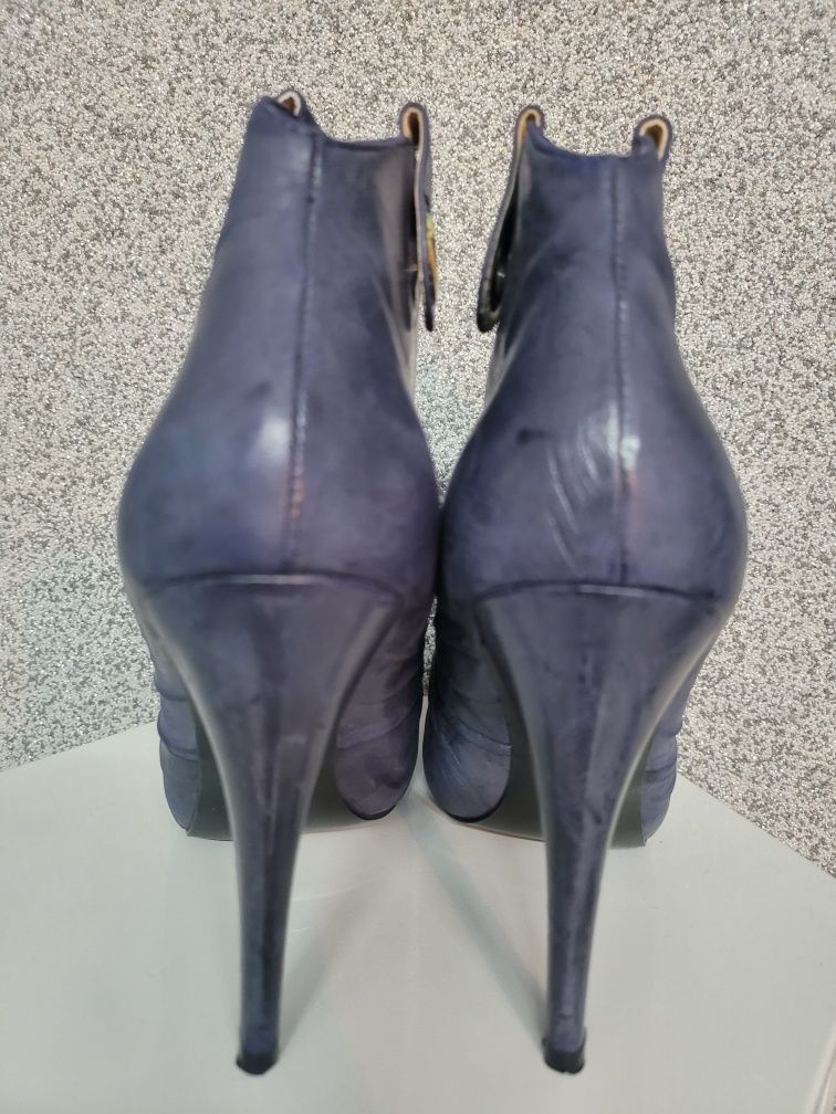 Guess cudne botki roz.39