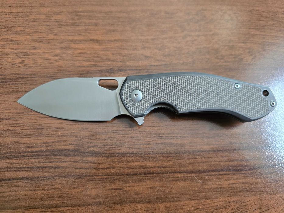 GiantMouse ACE Biblio Titanium Green Micarta M390