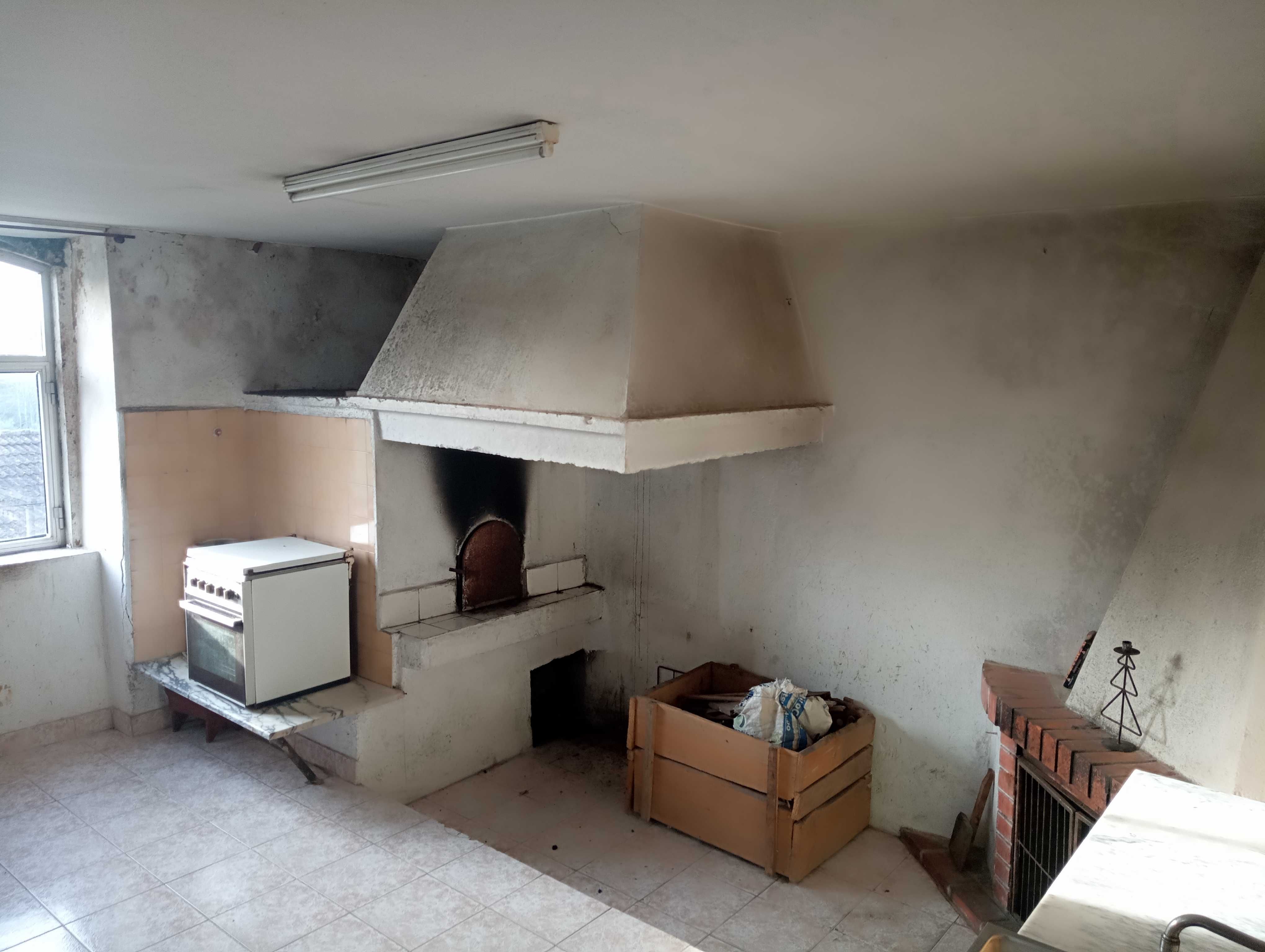 Moradia T4 grande com forno a lenha