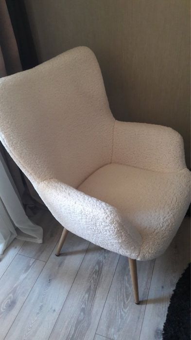 Крісло біле