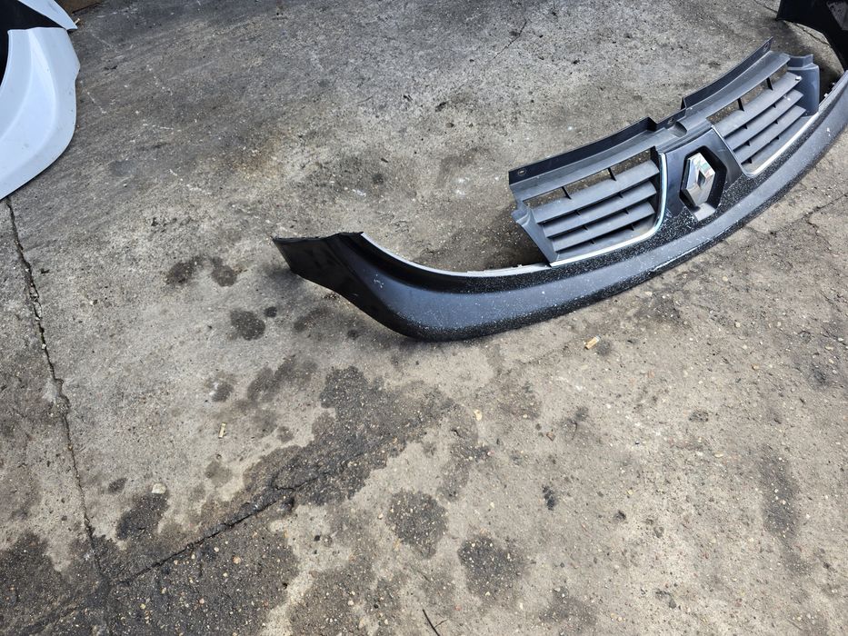 Renault trafic atrapa grill przód wersja 06-14 rok
