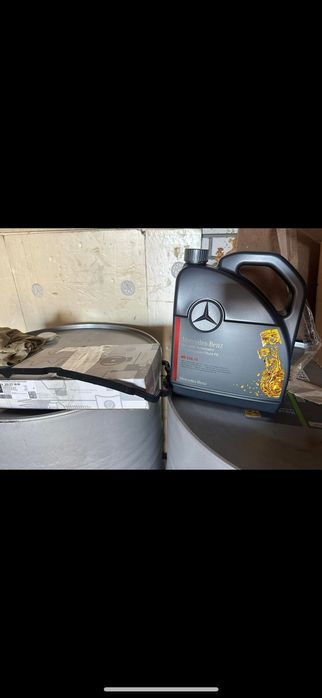 Масло mercedes 5w-30 229.52 і в коробку 7g tronic 236.15