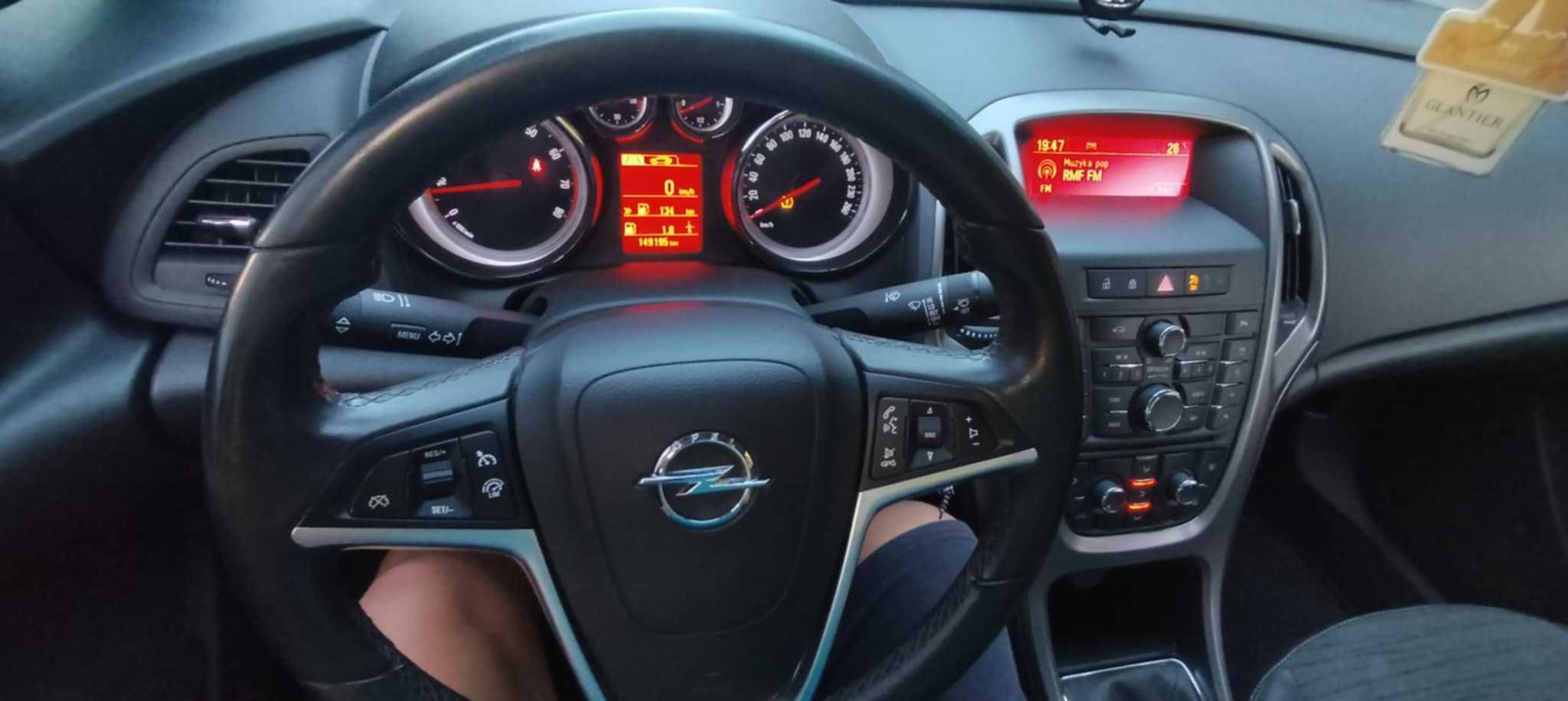 Opel Astra J 1.4 Turbo bezwypadkowy