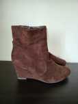 Buty zamszowe z New Yorker