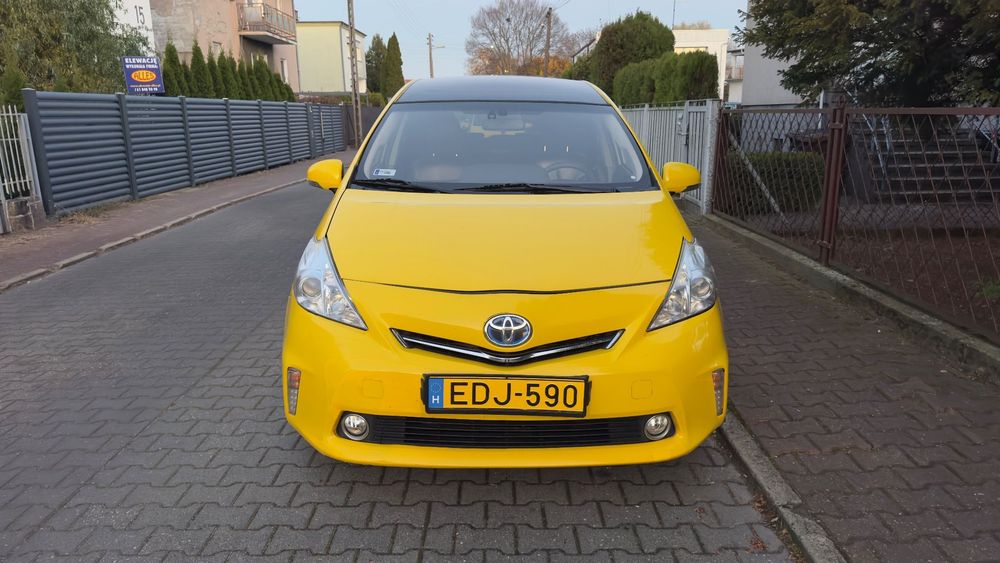 Toyota Prius+ Na Sprzedaż Toyota Prius Plus 2014 rok przed lift.