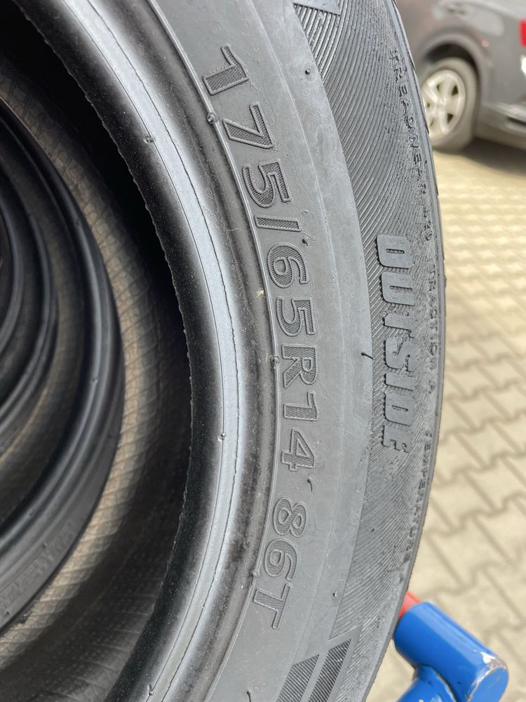 Opony 175/65/14 kumho w bardzo dobrym stanie 2022 rok