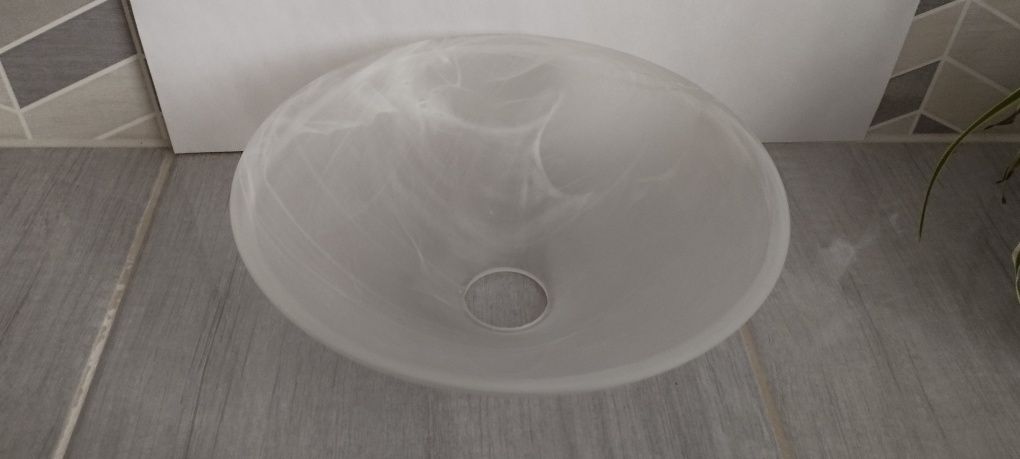 Klosz do lampy stożkowy stożek szkło średnica 24 cm stan idealny