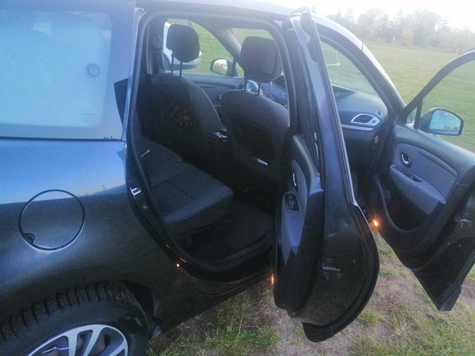 Renault Megane Scenik 2011 1.6 130к.с