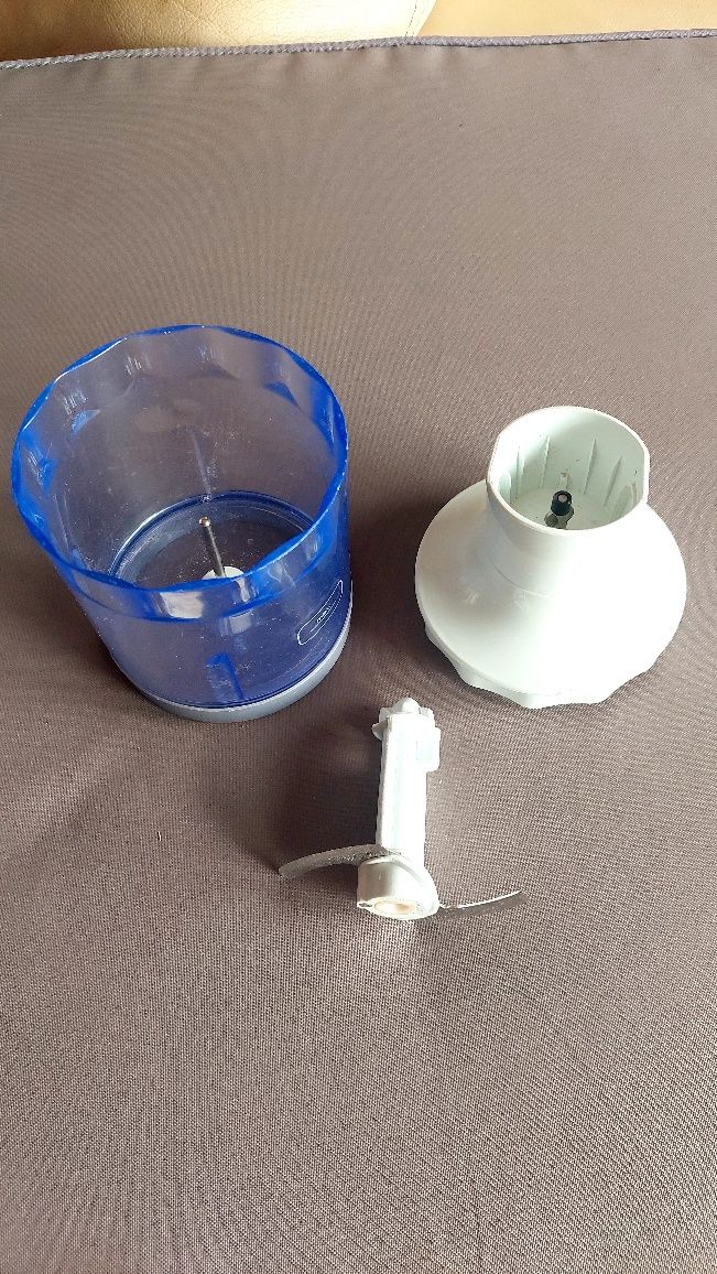 Pojemnik rozdrabniacz blender philips hr1363