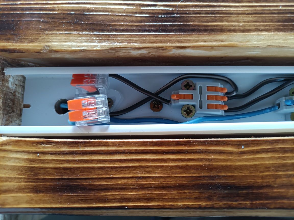 Lampa z drzewa ręcznie robiona