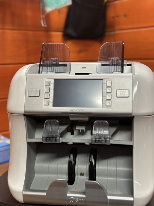 Счетчик сортировщик банкеот Кисан Ньютон машинка для рахунку грошей
