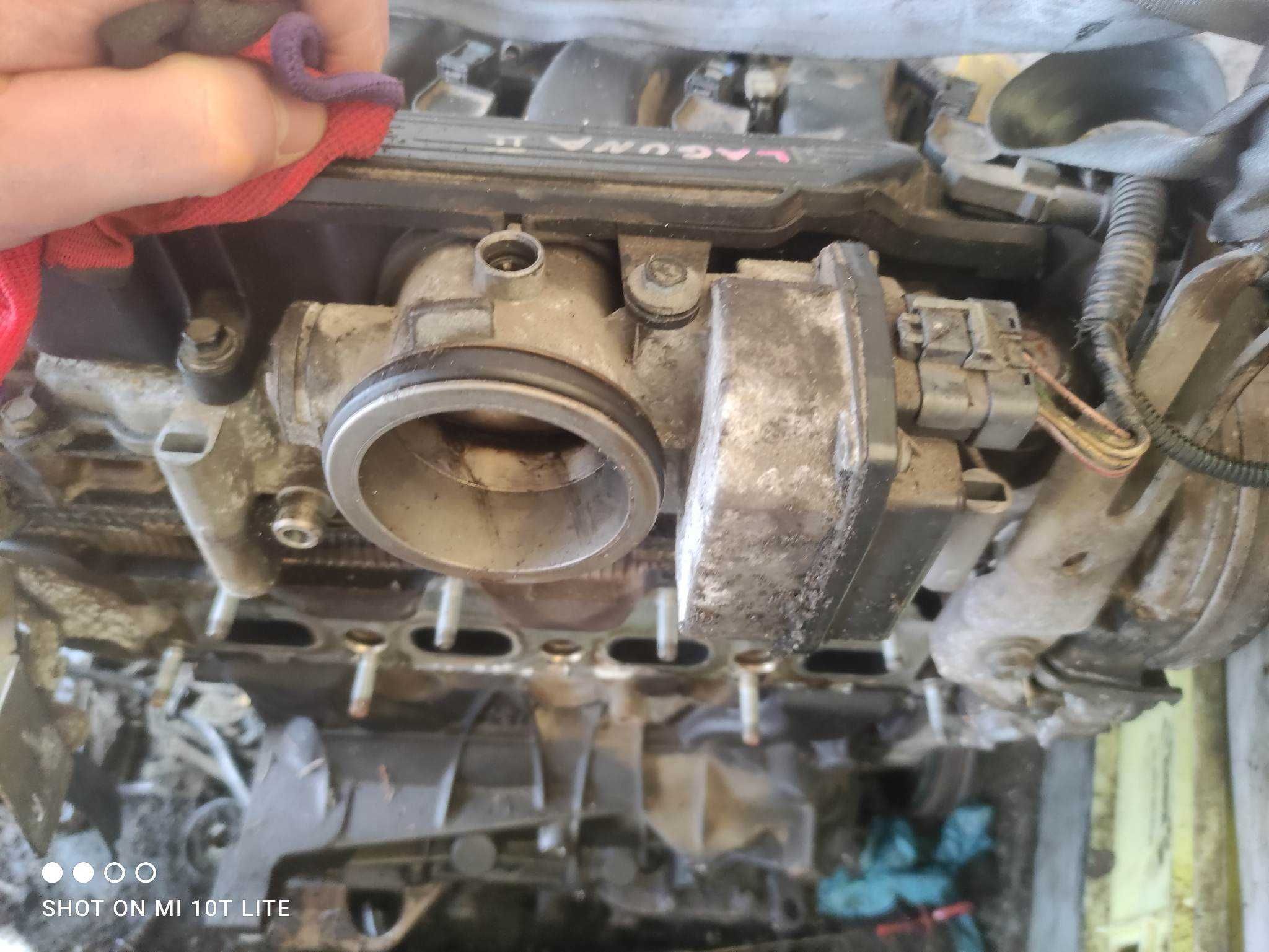 przepustnica  renault Laguna II 1.6 2.0 16v 408/239/822/001